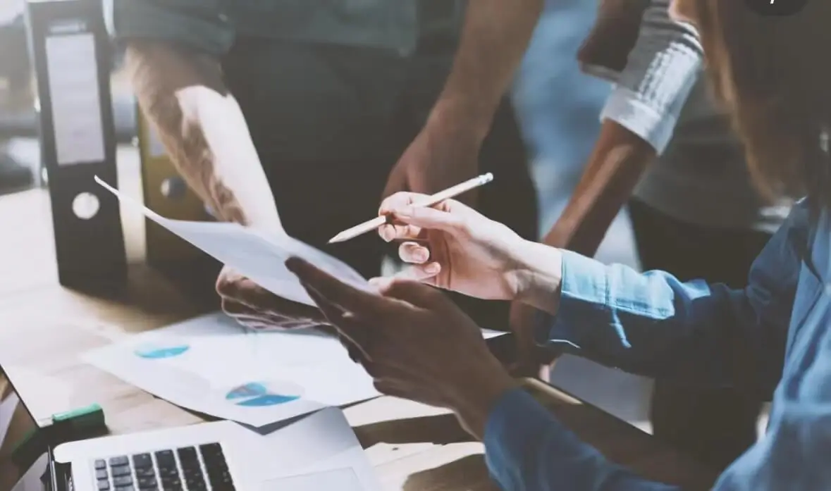 钱追你含义是什么